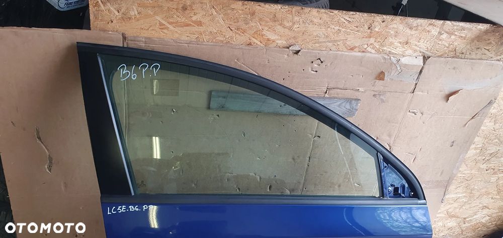 Drzwi prawy przód przednie prawe VW Passat B6 LC5E - 4