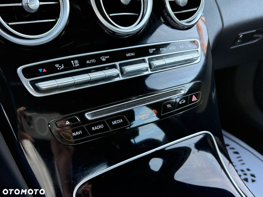 Mercedes-Benz Klasa C 220 d 9G-TRONIC AMG Line - 35