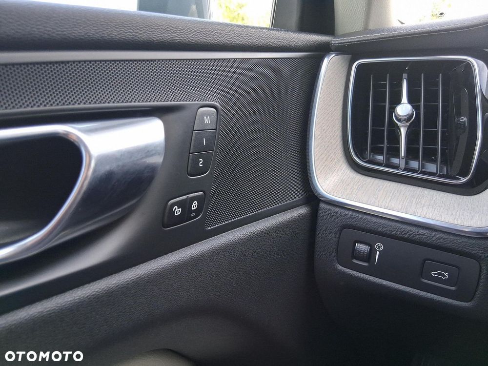 Volvo XC 60 - 16