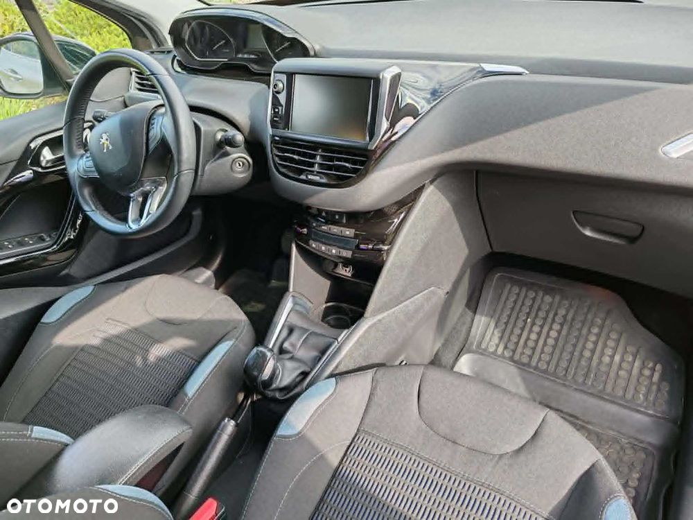 Peugeot 208 - 4