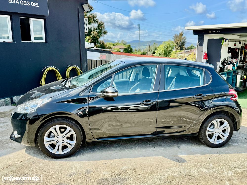Peugeot 208 1.2 PureTech Style - 26