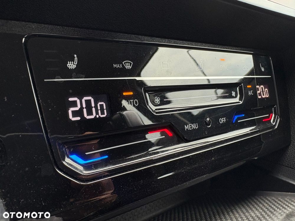 Volkswagen Passat - 29