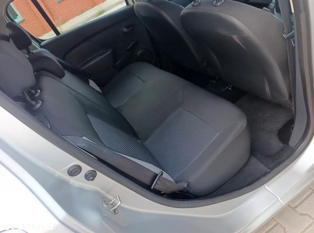 Dacia Sandero 1.2 16V 75 Laureate - 20