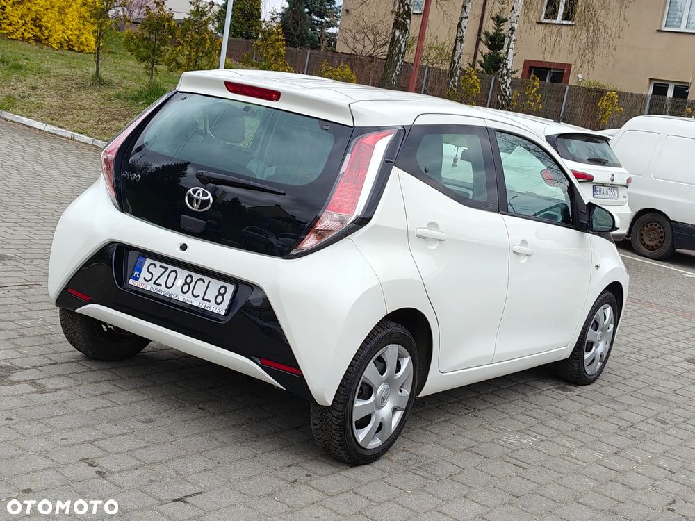 Toyota Aygo x-play touch - 26