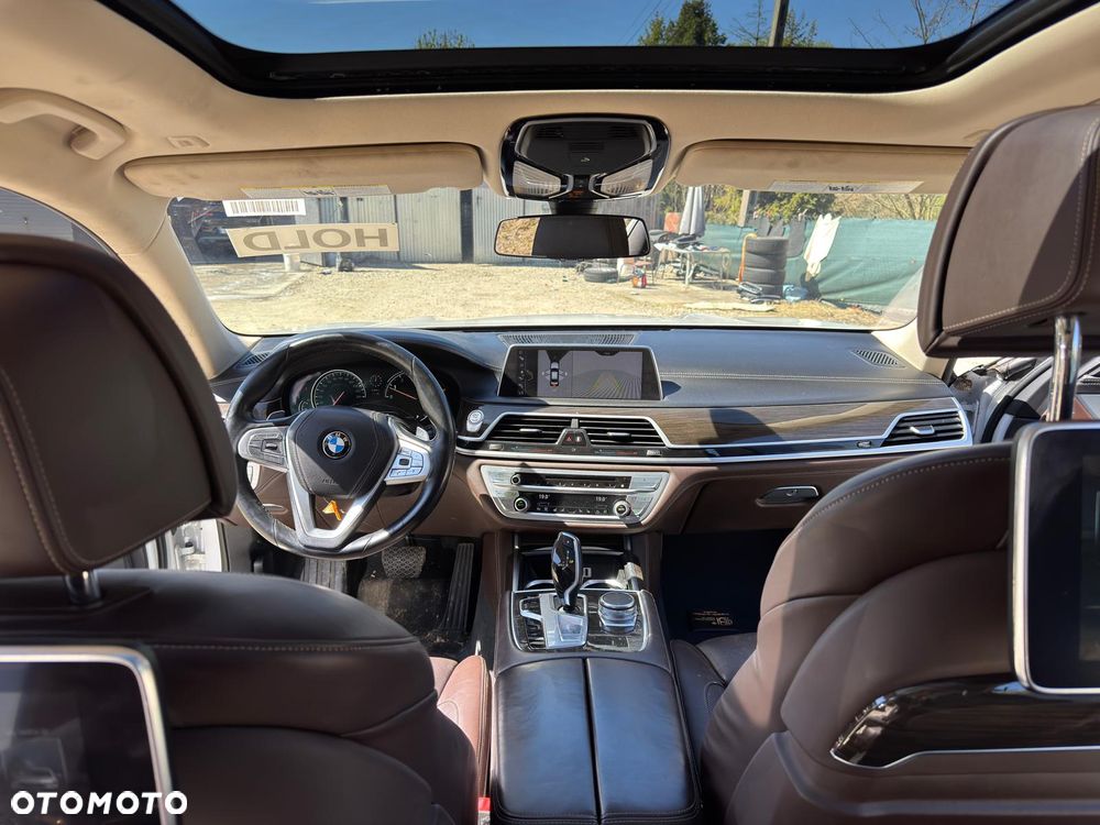 BMW Seria 7 750i xDrive Edition Exclusive - 12