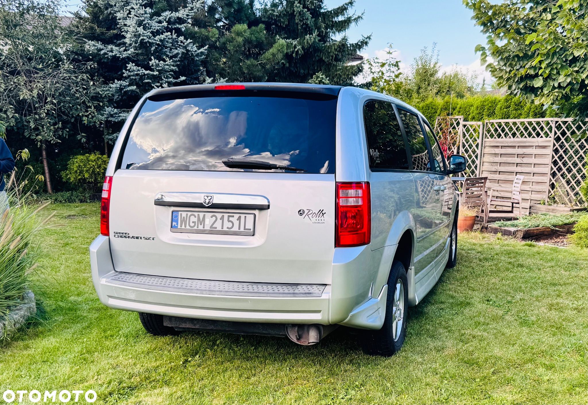 Dodge Caravan - 32