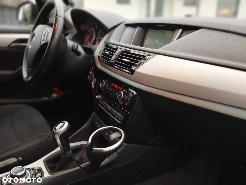BMW X1 xDrive18d - 14