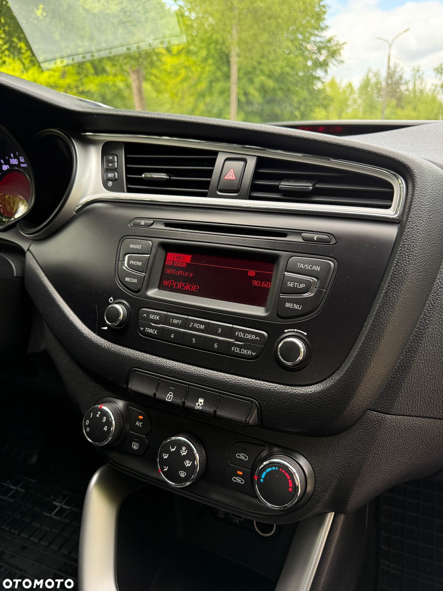 Kia Ceed Cee'd 1.4 CRDi S - 27