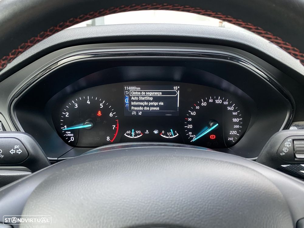 Ford Focus 1.0 EcoBoost MHEV ST-Line - 36