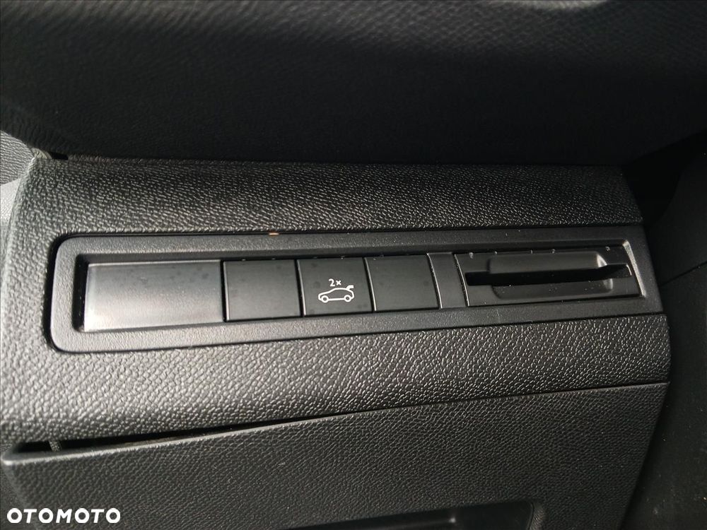 Peugeot 5008 1.6 PureTech Allure S&S EAT8 - 20