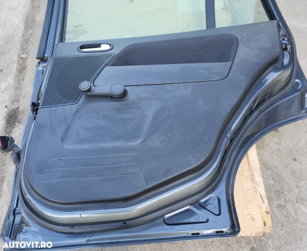 Usa dreapta  spate  complecta Ford Fuzion  2007 - 9