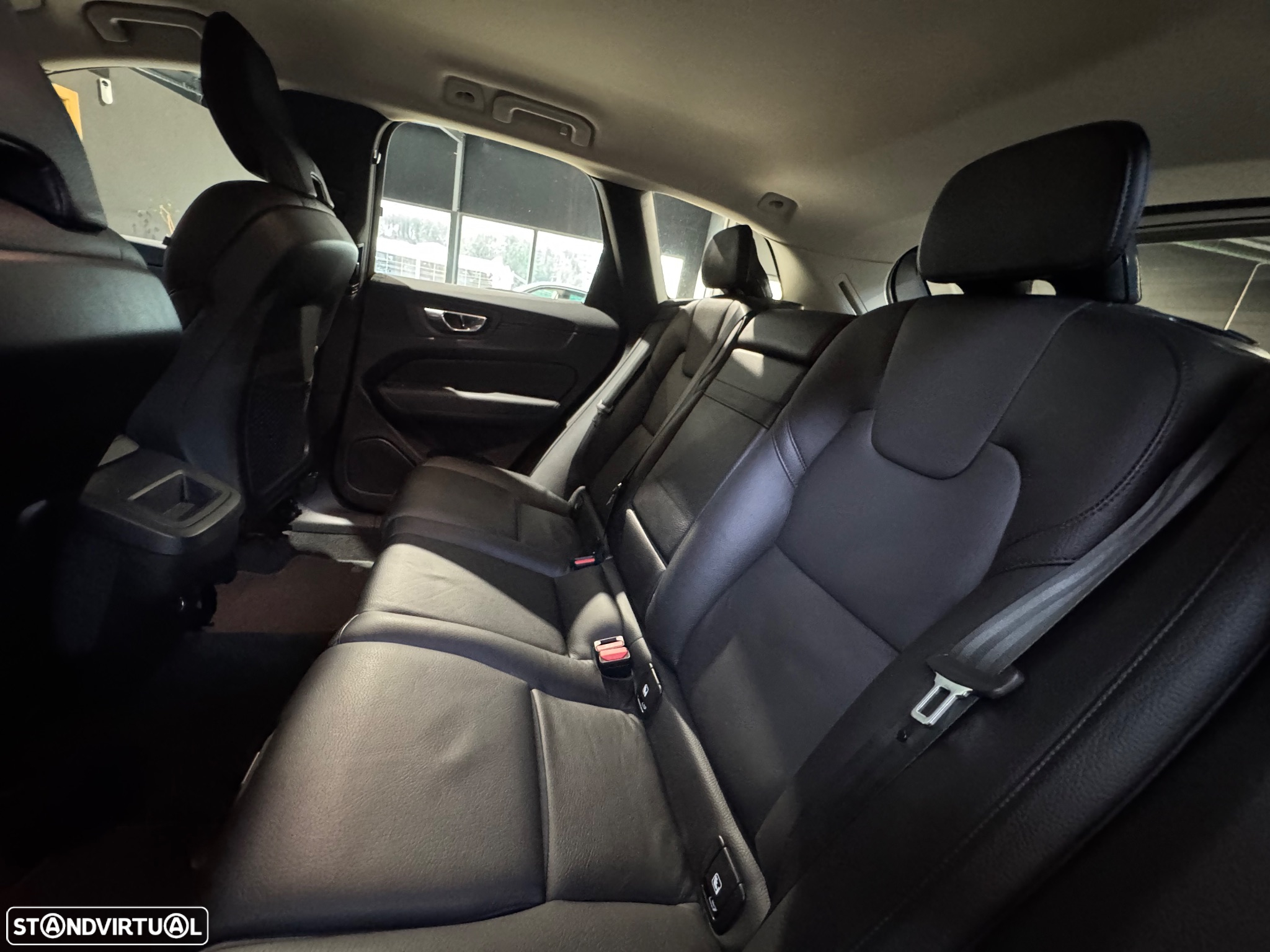 Volvo XC 60 2.0 D4 Inscription Geartronic - 26