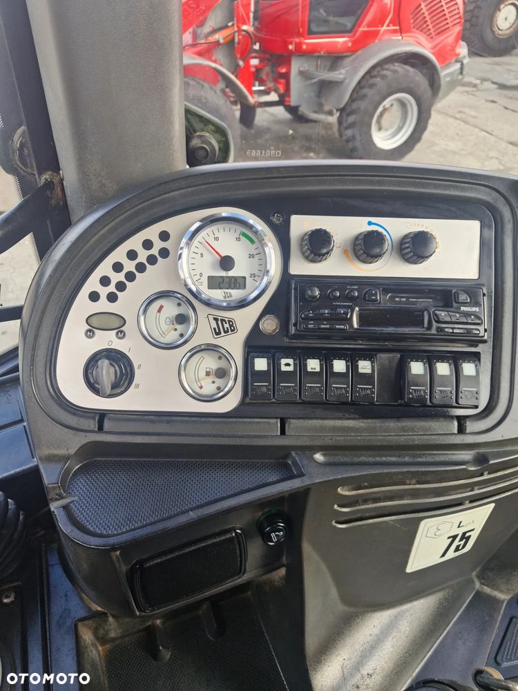 JCB 4cx - 11
