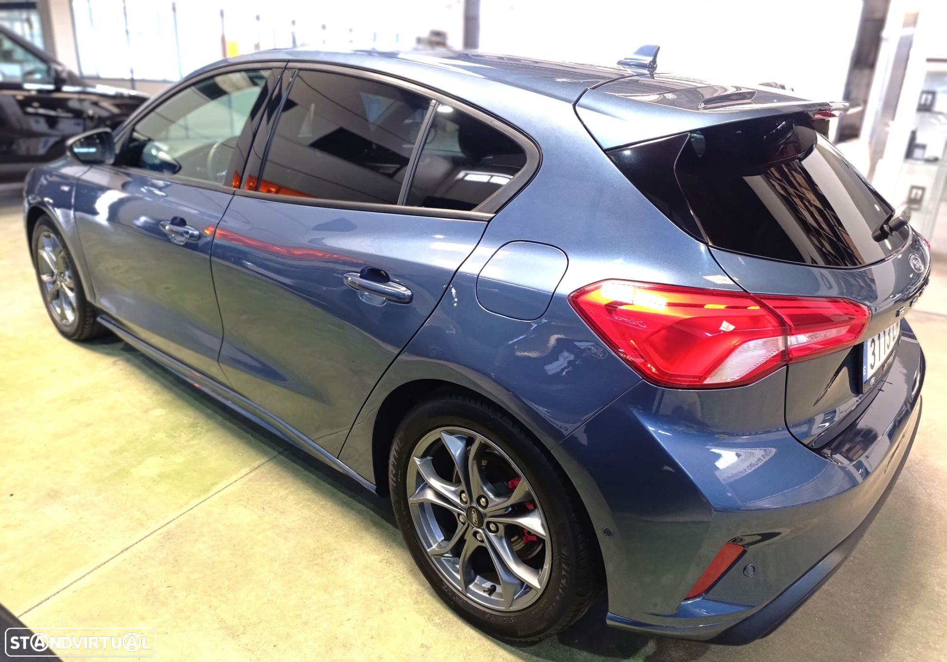 Ford Focus 1.0 EcoBoost Hybrid ST-LINE X - 4
