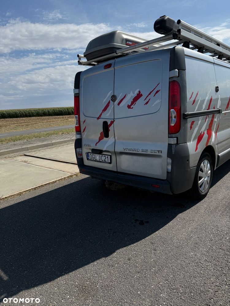 Opel Vivaro - 11