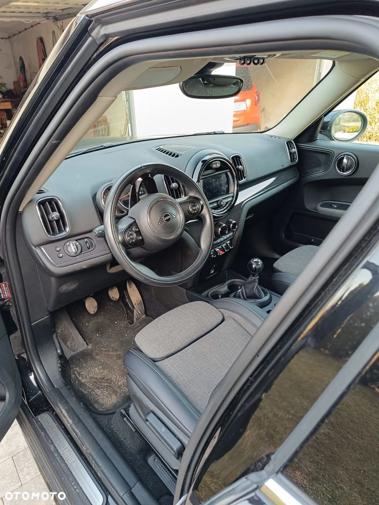 MINI Countryman Cooper Essential Trim - 6