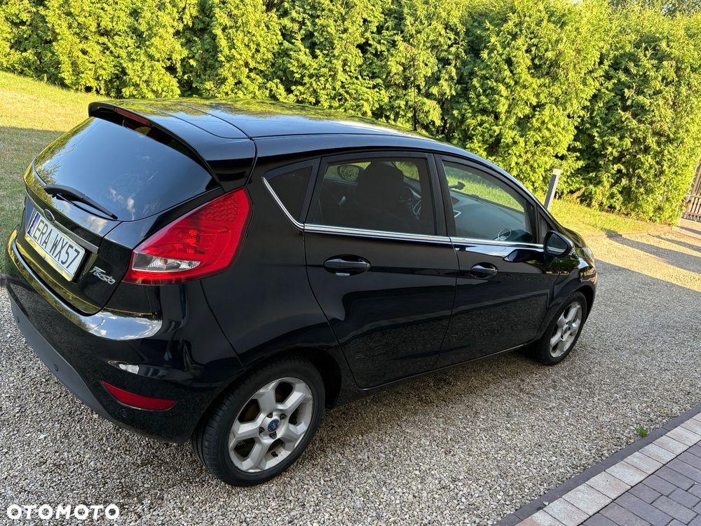 Ford Fiesta 1.6 TDCi DPF Titanium - 5