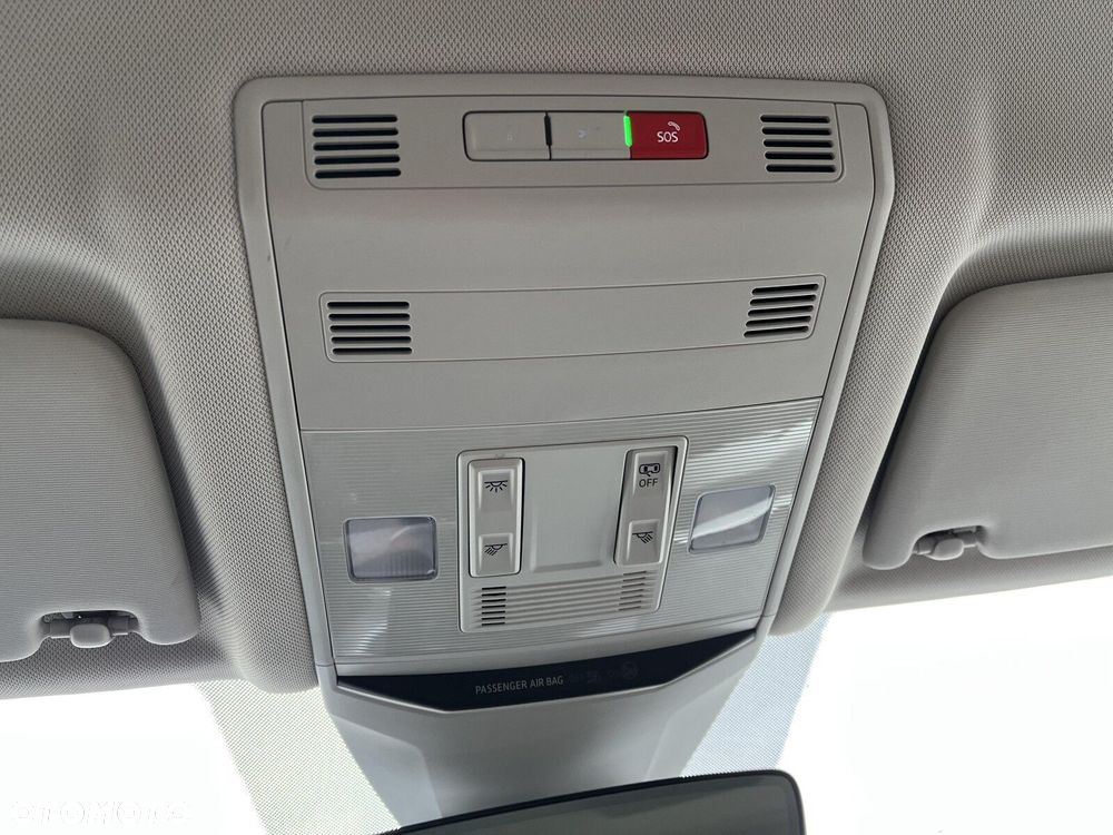 Volkswagen T-Roc - 33