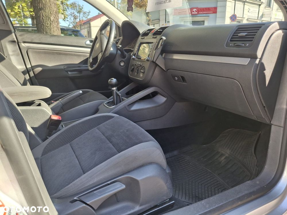 Volkswagen Golf 2.0 TDI Comfortline - 6