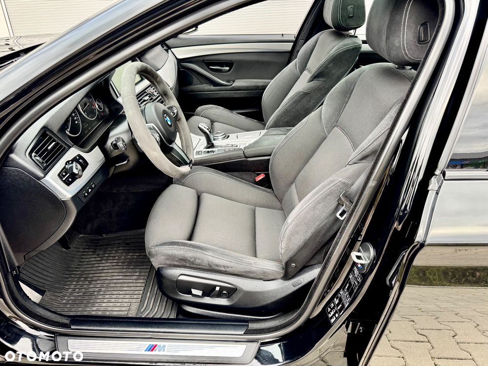 BMW Seria 5 530d xDrive Sport-Aut - 26
