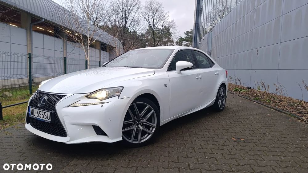 Lexus IS 300h F Sport - 2