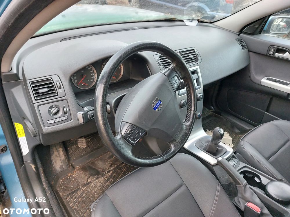 Zderzak VOLVO V50 2,0D 05R. maska,drzwi,lampy,klapa.... - 5