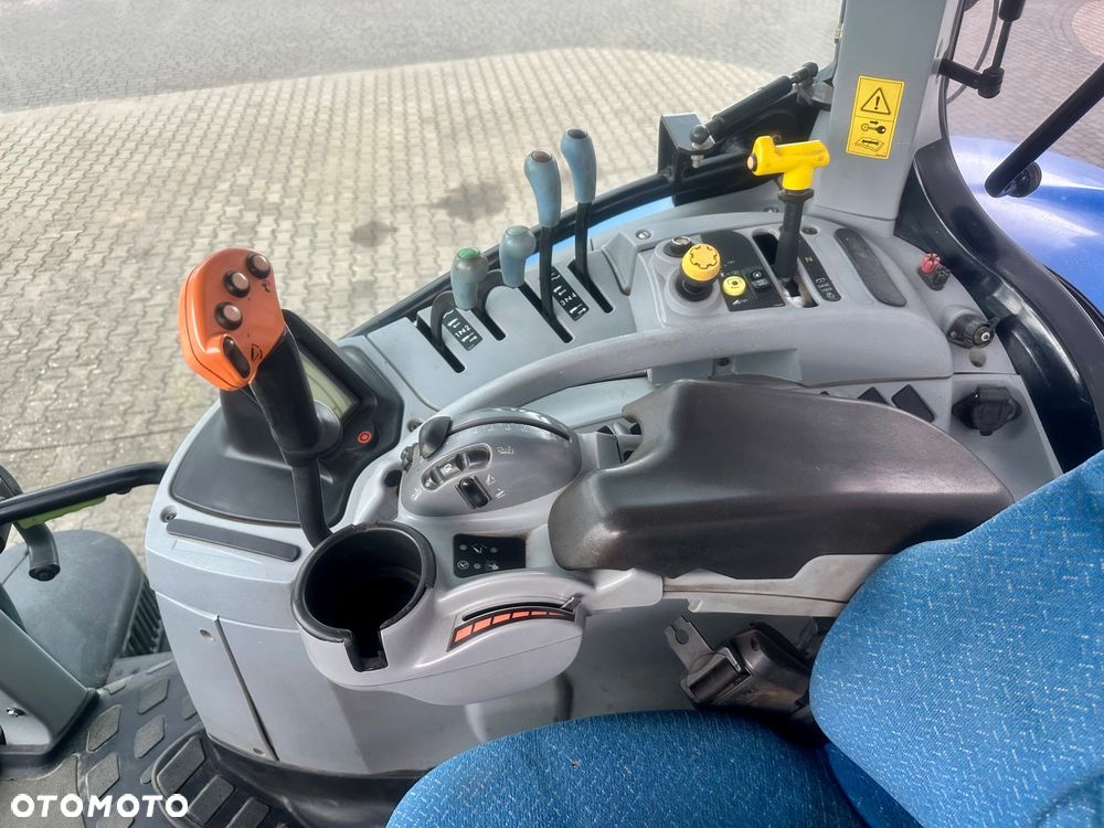 New Holland T7.220 PC - 8