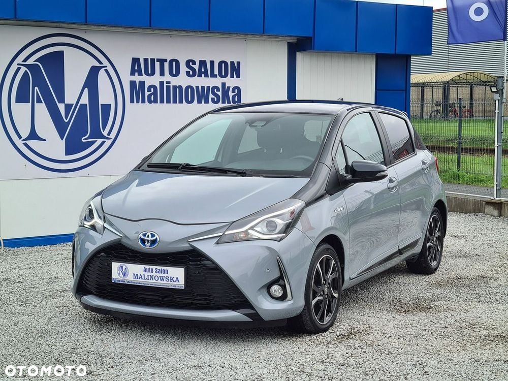 Toyota Yaris Hybrid 100 Premium - 8