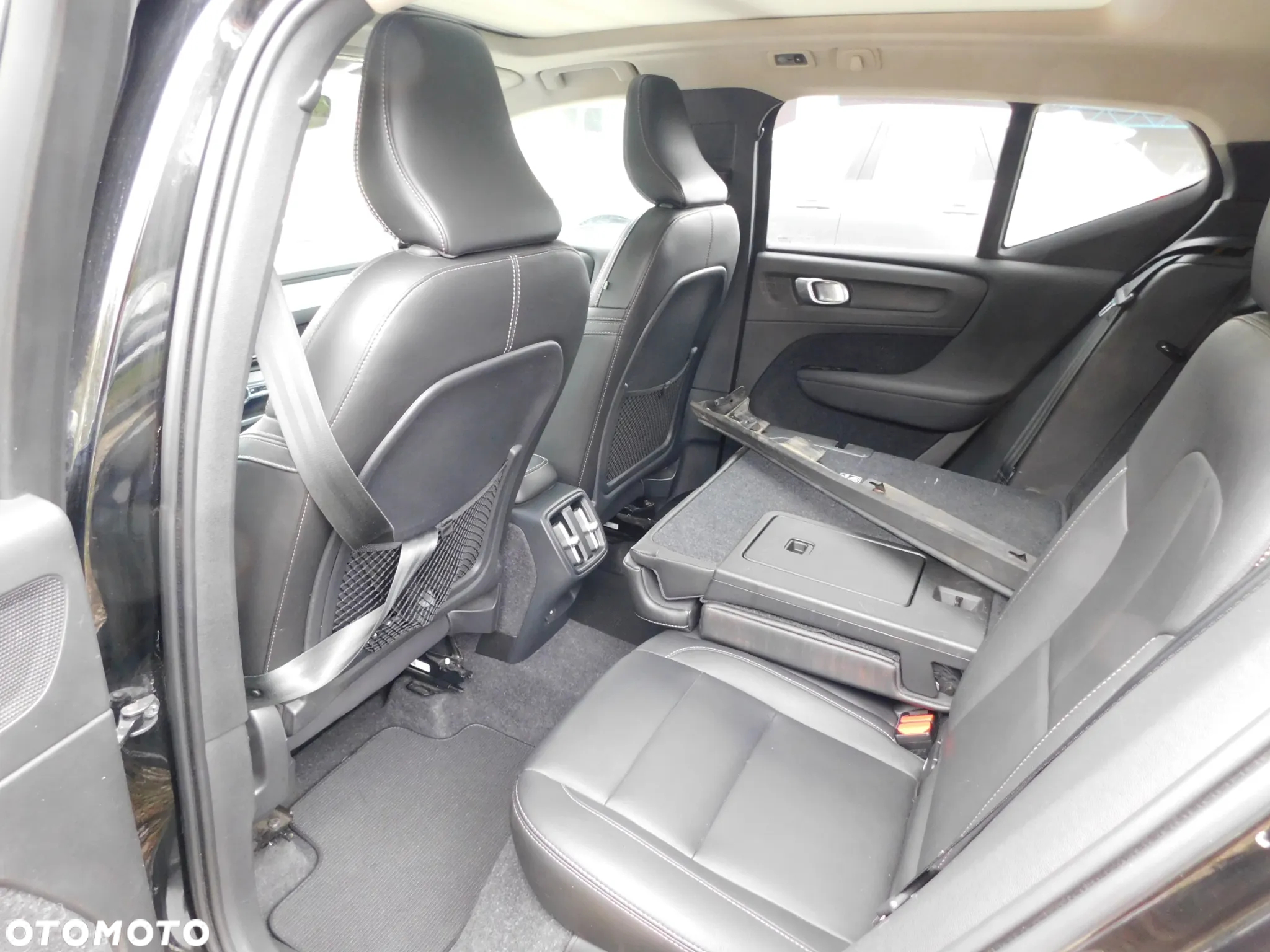 Volvo XC 40 B4 AWD Plus Bright - 12