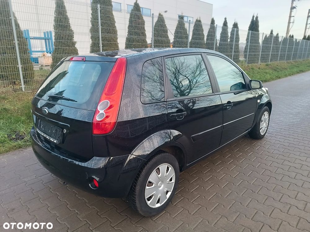 Ford Fiesta 1.4 Ambiente - 27