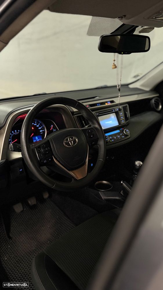 Toyota RAV4 2.0 D-4D 4x2 S&S Comfort - 10