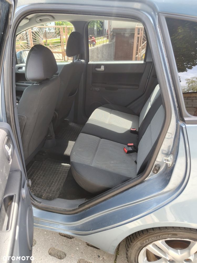Mitsubishi Colt - 8