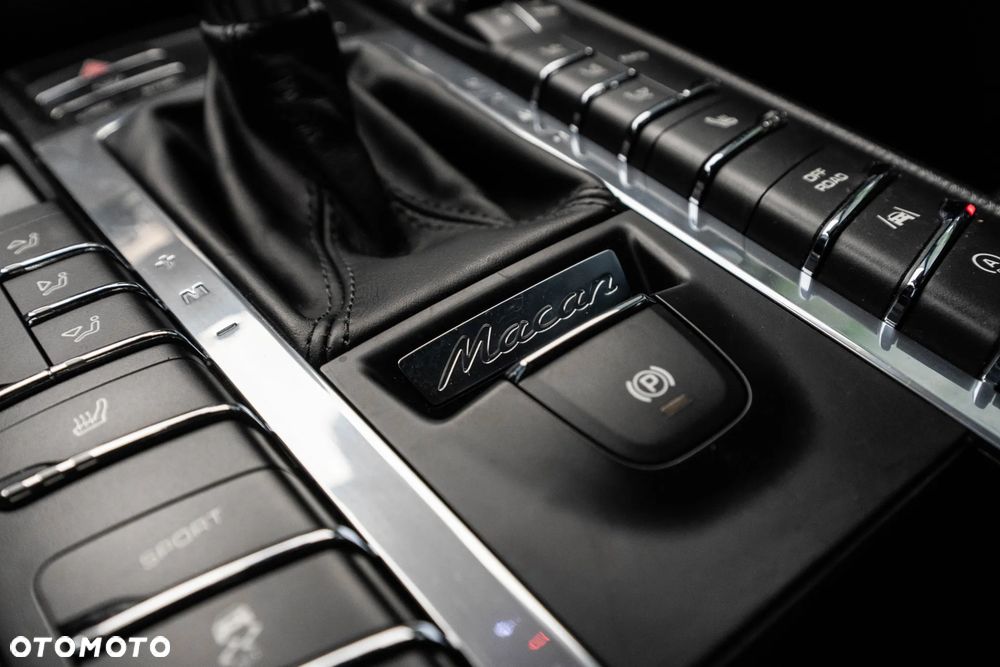 Porsche Macan - 35