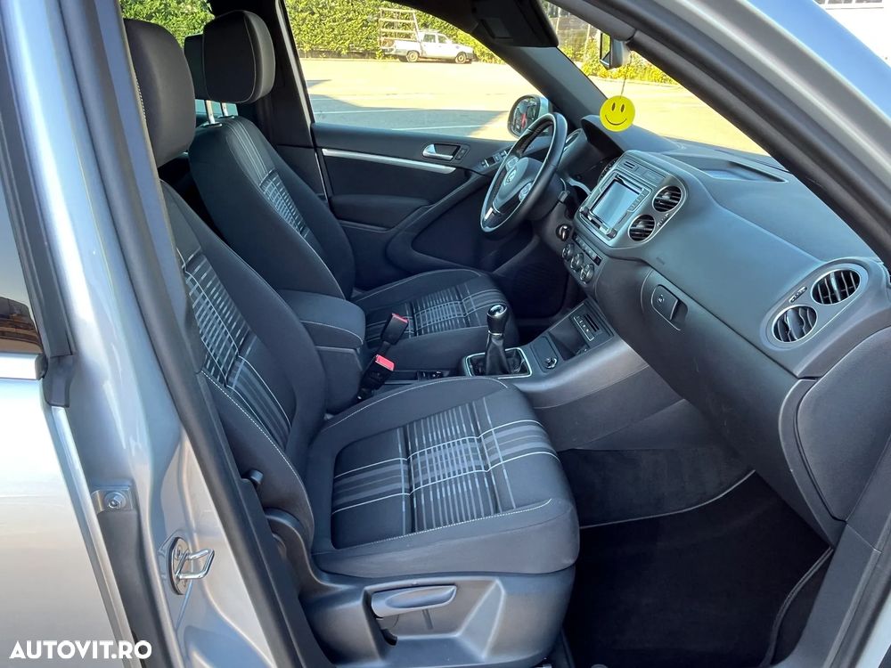 Volkswagen Tiguan 2.0 TDI SCR BlueMotion Technology Lounge Sport & Style - 16