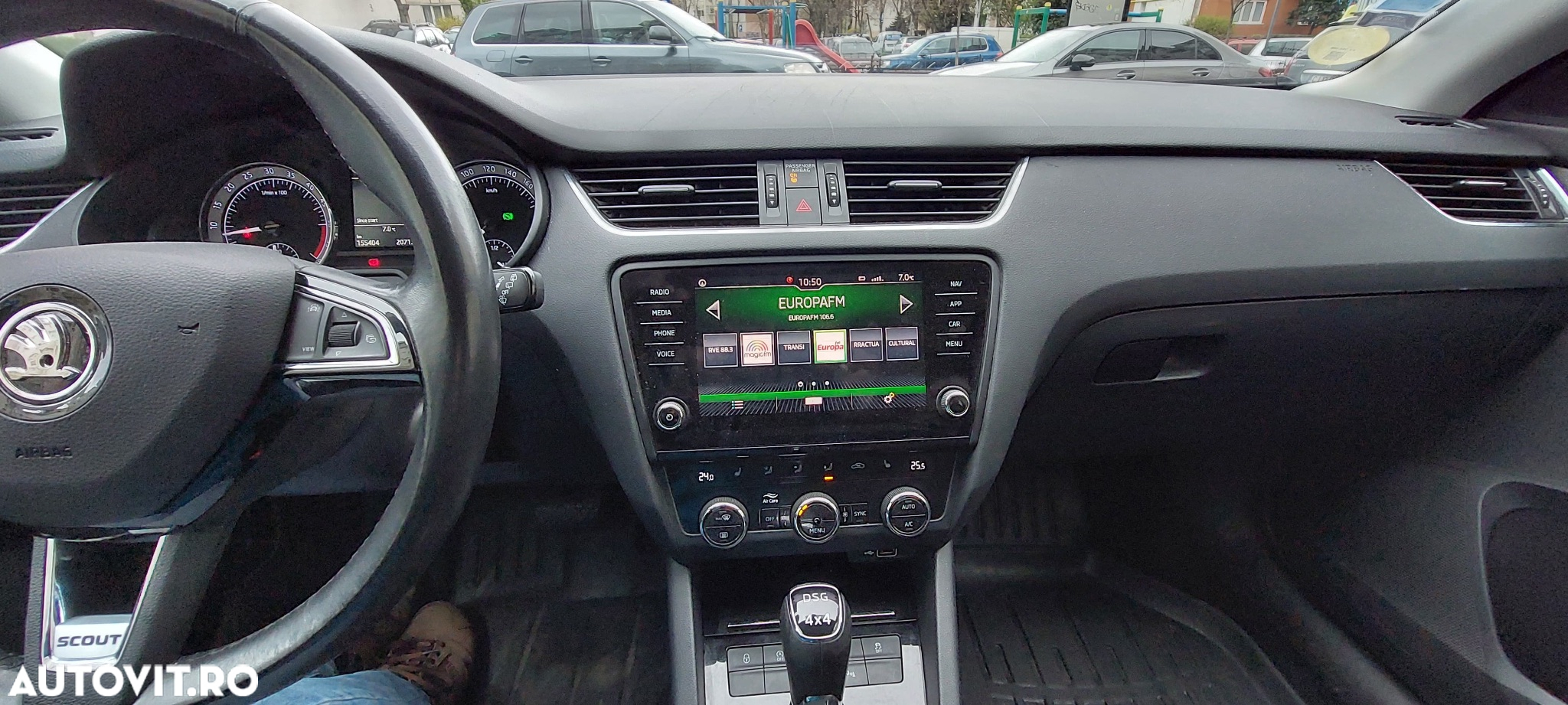Skoda Octavia Combi Diesel 2.0 TDI 4X4 DSG Scout - 8