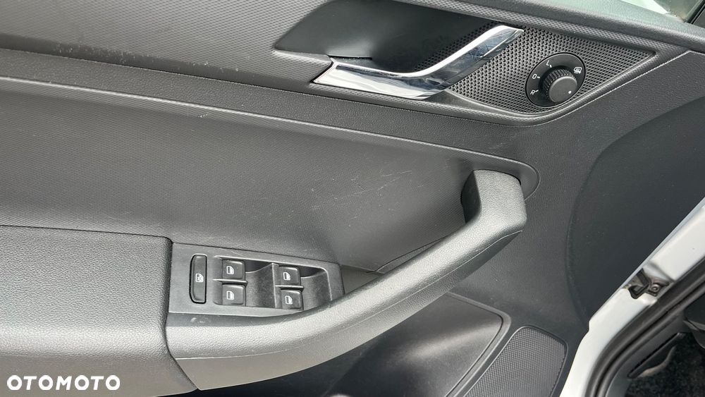 Skoda RAPID 1.4 TSI DSG Elegance - 11