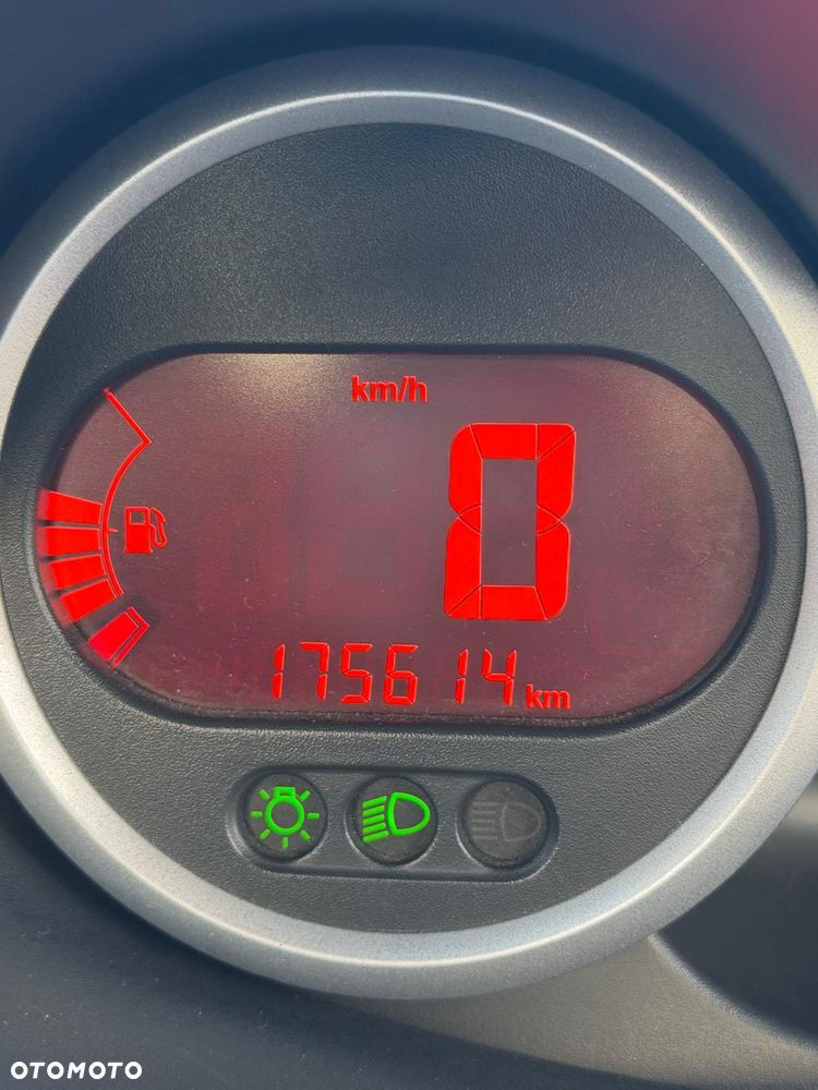 Renault Twingo 1.5 dCi Authentique - 9