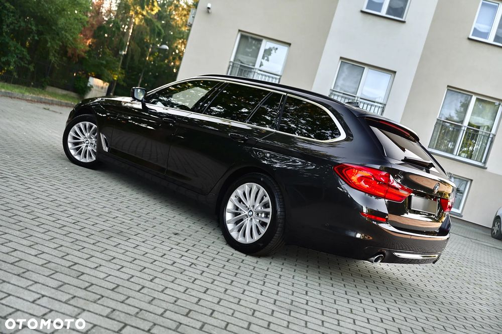 BMW Seria 5 525d Luxury Line - 4
