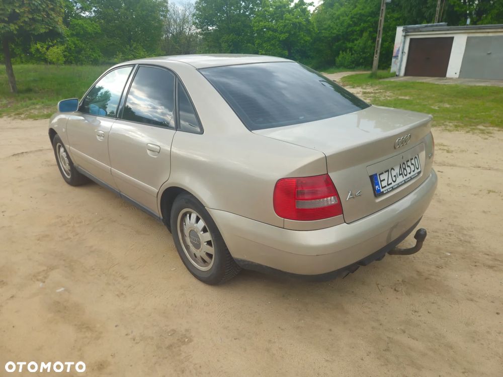 Audi A4 Limousine - 5