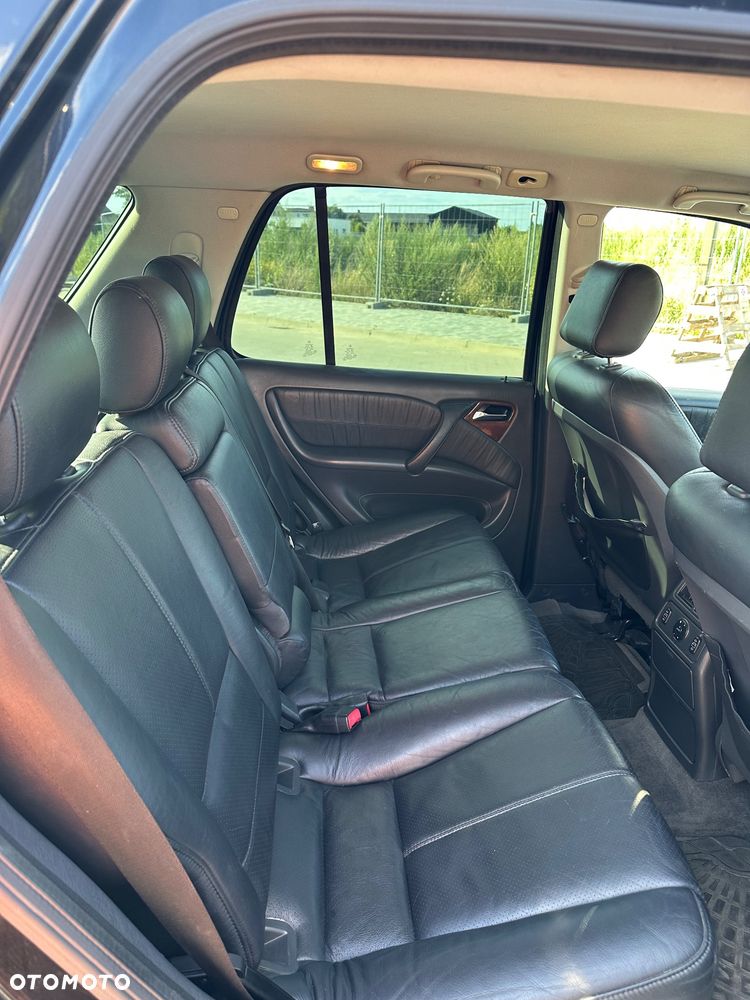Mercedes-Benz ML - 8