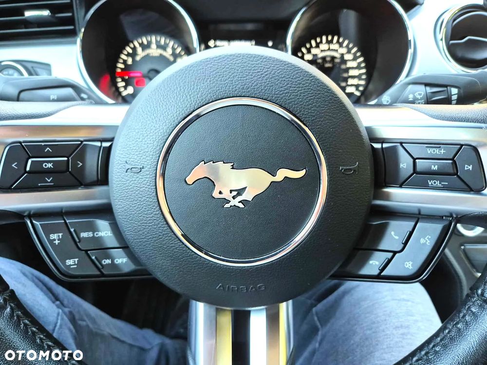 Ford Mustang 5.0 V8 GT - 12