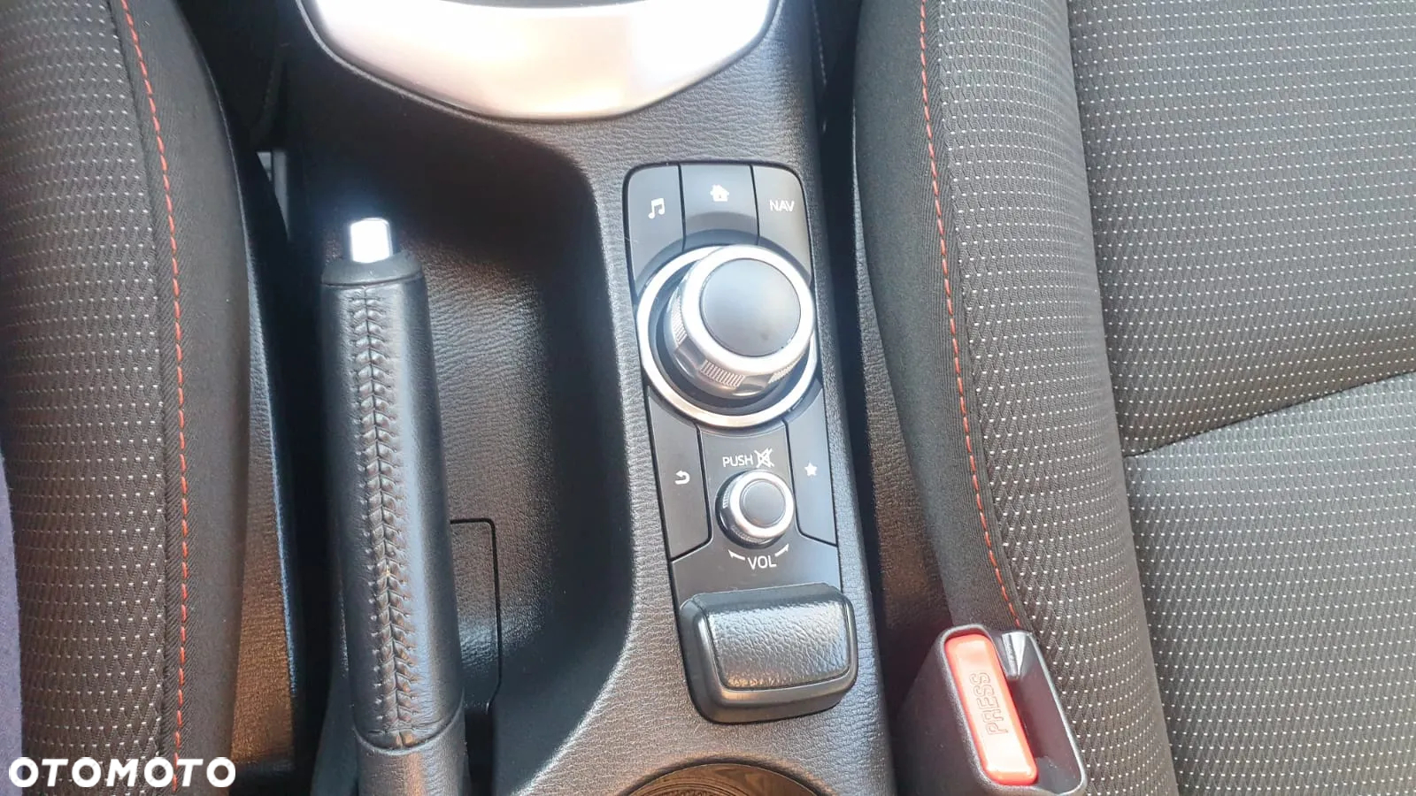 Mazda 2 e-SKYACTIV G 90 M HYBRID Center-Line - 9