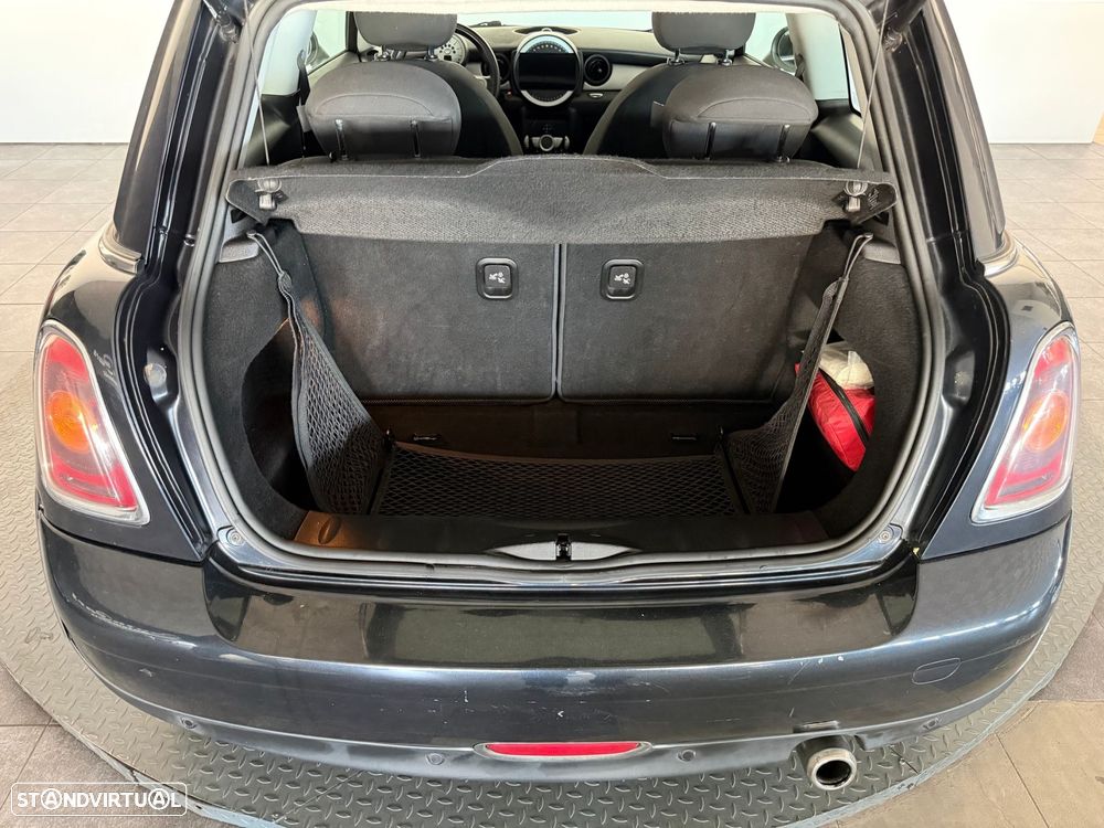 MINI 3 Portas Cooper D - 7