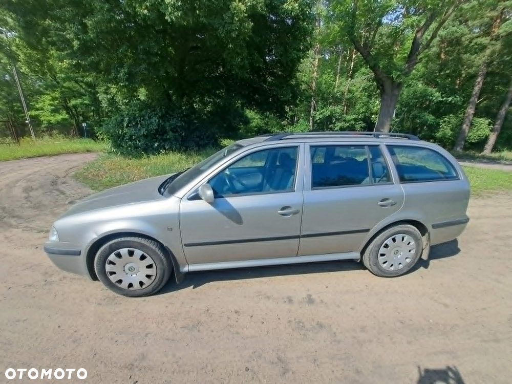 Skoda Octavia 1.6 Tour - 4