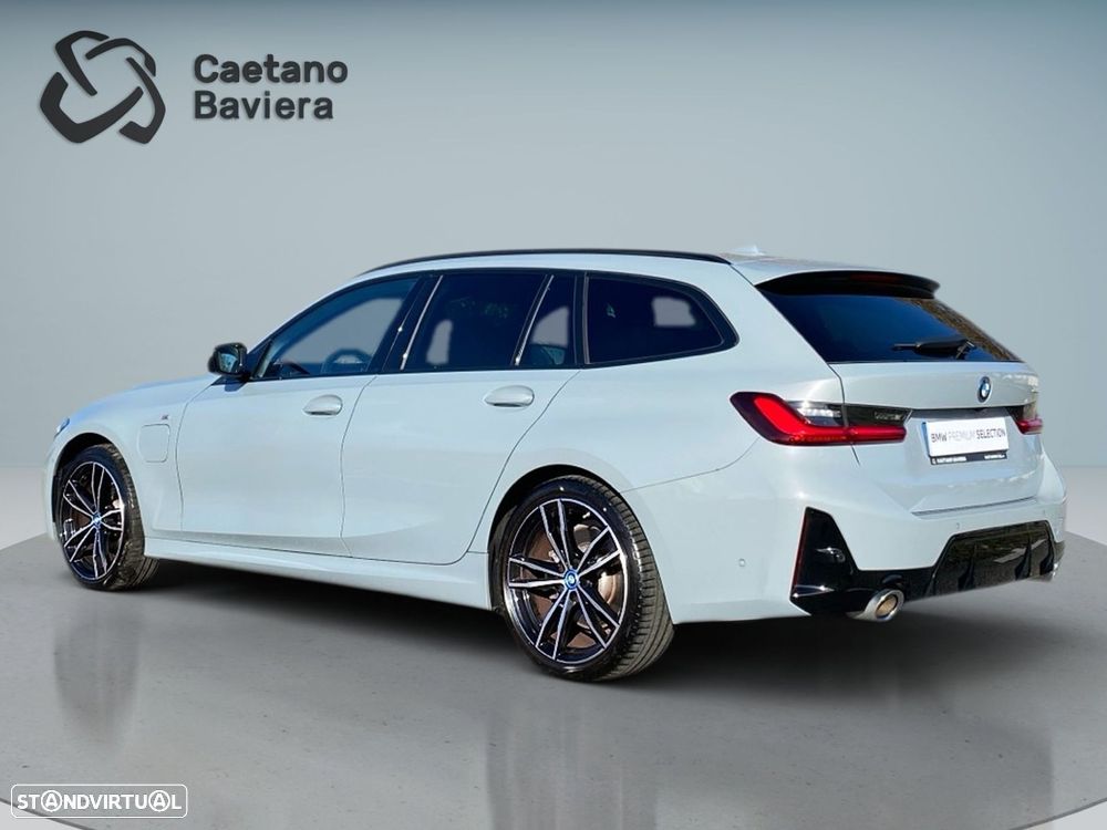 BMW 330 e Touring Pack Desportivo M Auto - 26