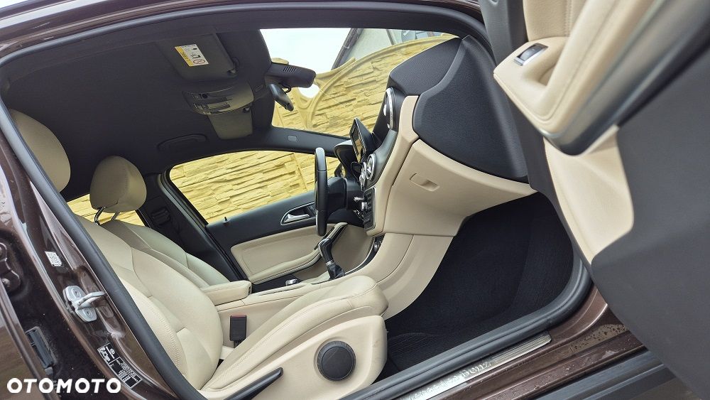 Mercedes-Benz GLA 180 (CDI) d Urban - 13