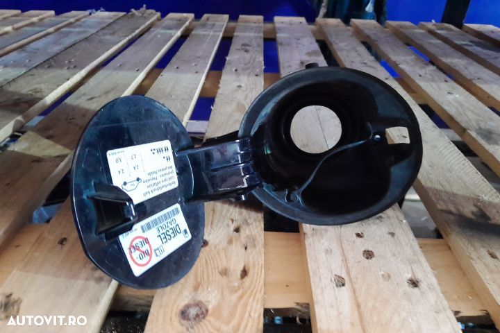 Usita rezervor 3C9809857 Volkswagen VW Passat B7 [2010 - 2015] Varian - 2