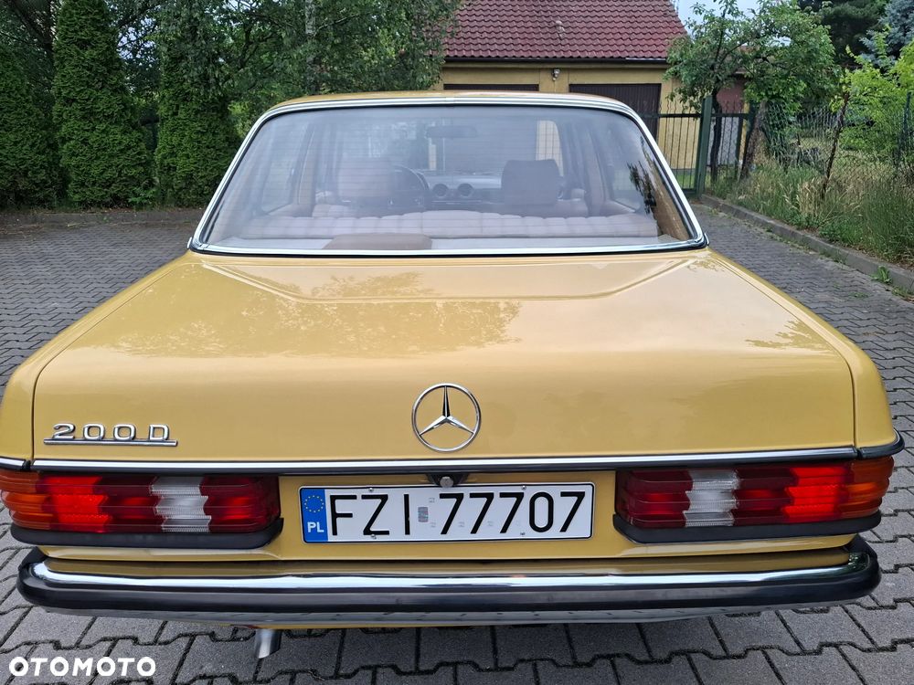 Mercedes-Benz W123 - 14