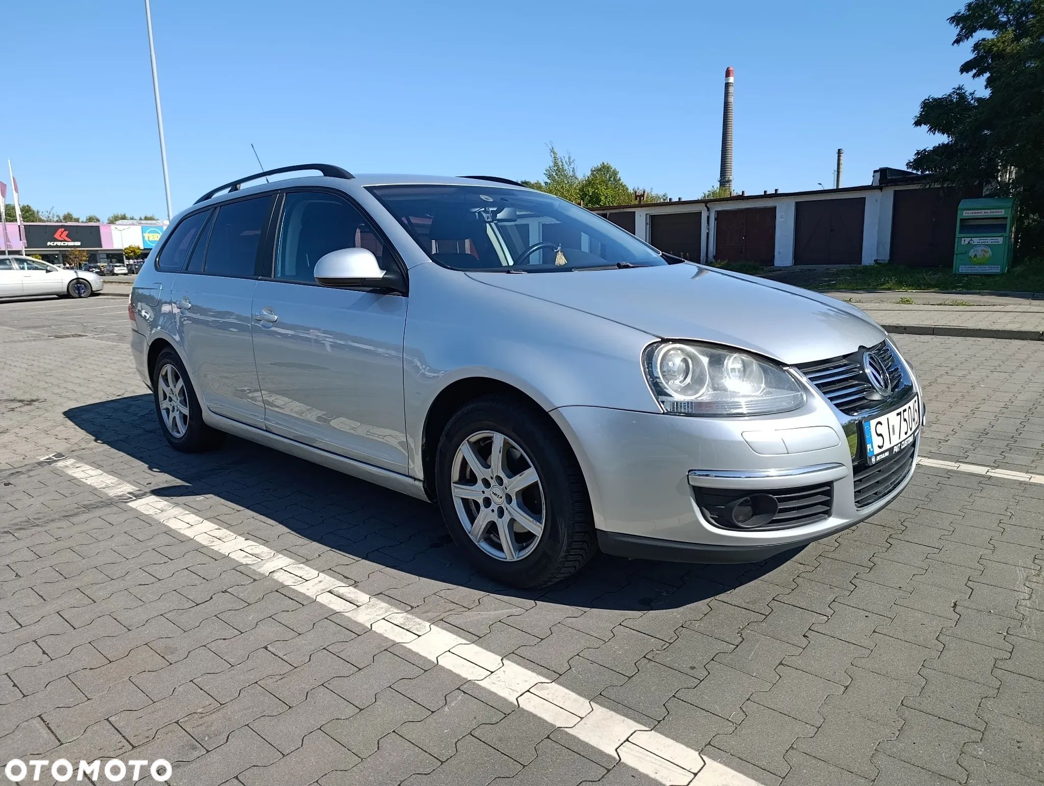 Volkswagen Golf - 1
