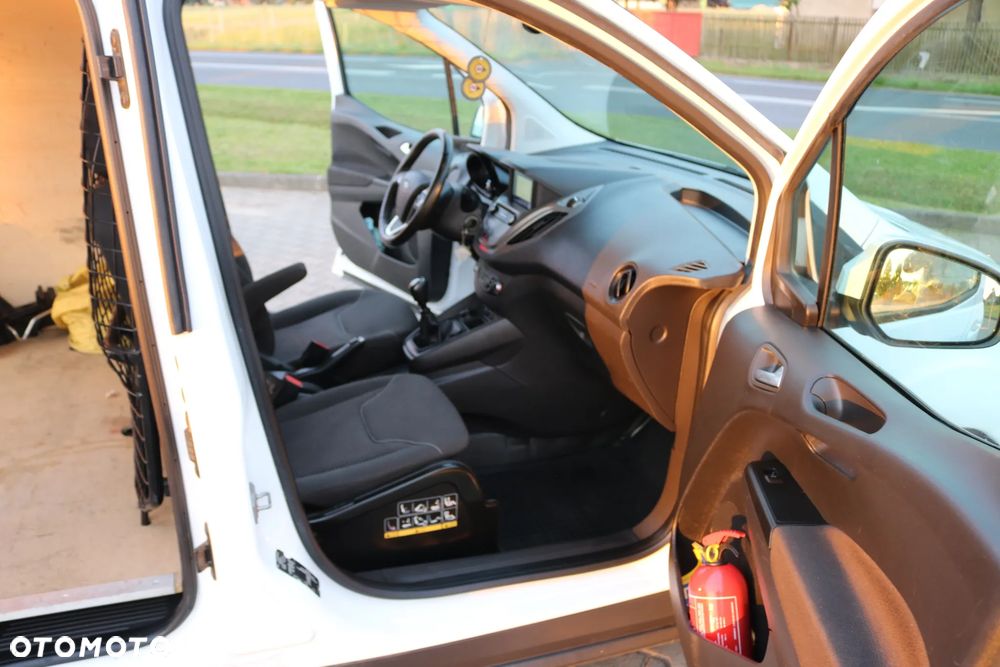Ford COURIER - 13